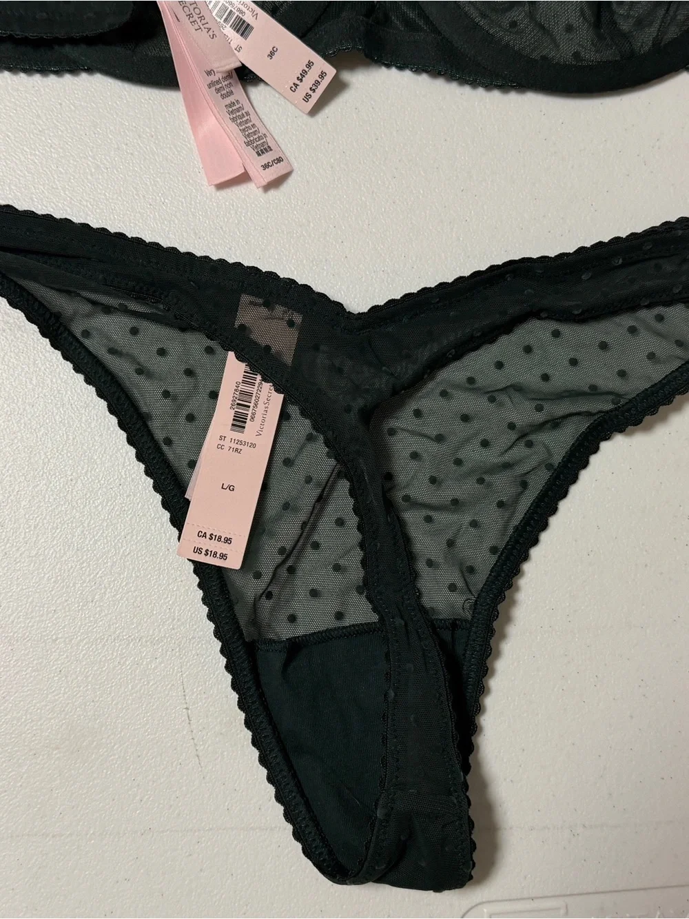Victoria’s Secret Holiday Mesh Bra Thong Set 36C Large NWT